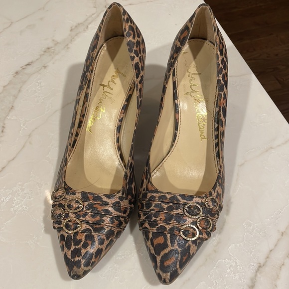 EUC LEOPARD PRINT PUMPS - Picture 5 of 8